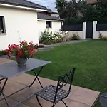 Bed & Breakfast Du Cote De Chez Paule, Avec Entree Independante Et Salle D'eau Privative