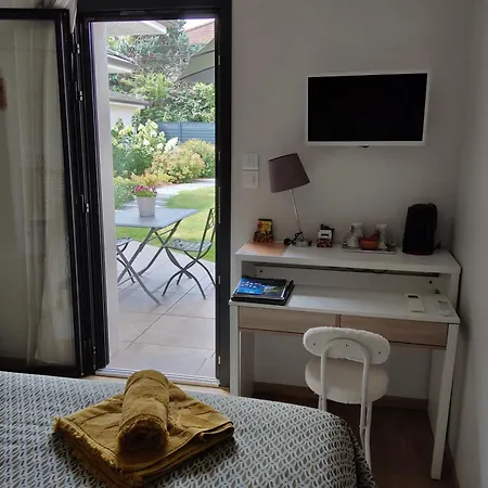 Bed & Breakfast Du Cote De Chez Paule, Avec Entree Independante Et Salle D'eau Privative 3*