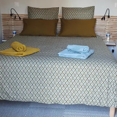 Bed and breakfast Du Côté De Chez Paule, Avec Entrée Indépendante Et Salle D'eau Privative Séméac