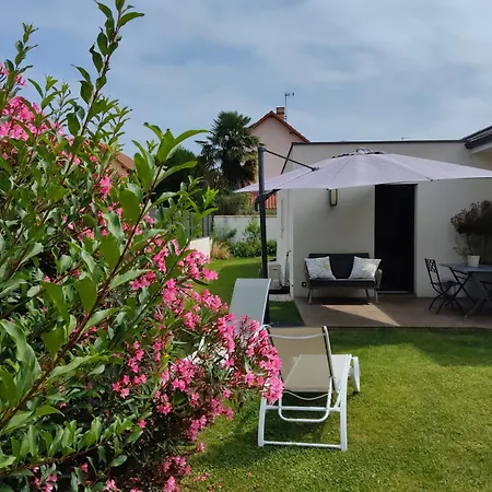Du Cote De Chez Paule, Avec Entree Independante Et Salle D'eau Privative