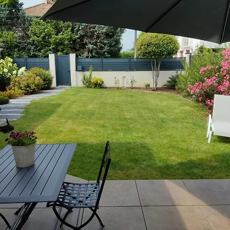 Du Cote De Chez Paule, Avec Entree Independante Et Salle D'eau Privative Frühstückspension *