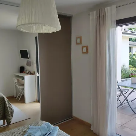 Du Cote De Chez Paule, Avec Entree Independante Et Salle D'eau Privative Séméac