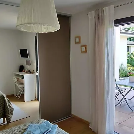 Du Cote De Chez Paule, Avec Entree Independante Et Salle D'eau Privative B&B Séméac